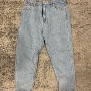 GAP 10/30 Light Wash Petite Mom High Rise Jeans